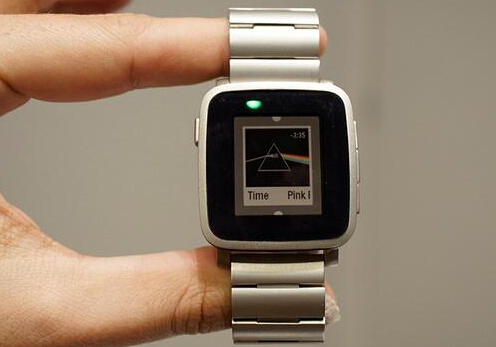 支持NFC的Pebble智能手表本月底发货 售价约1567元