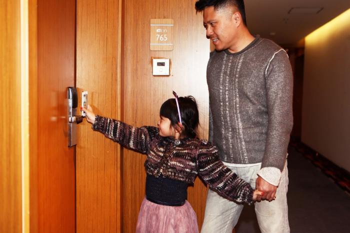 ��������