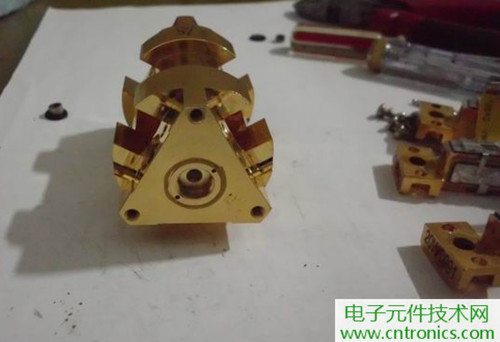 这货一万三?50W半导体激光模块拆解