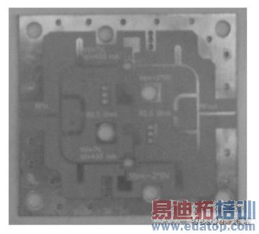 Ku����˫·���ʺϳɵ�·��·��