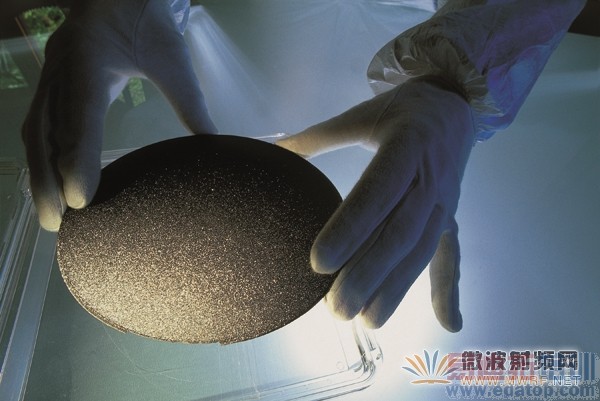 ���ʯɢ��Ƭ�����ɷ�������΢����Ƶ�����Ӧ��