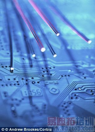 科学家发明时间隐形斗篷:弯曲光线制造空洞