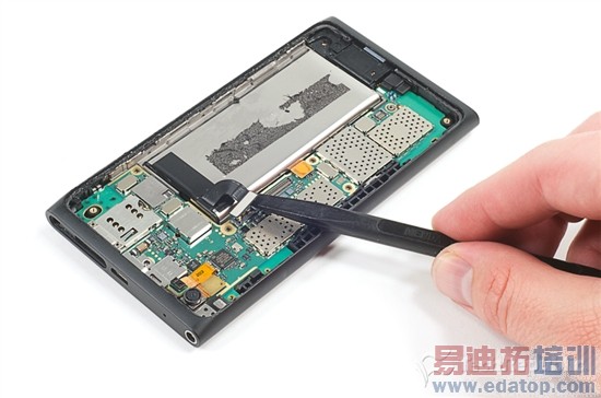 低价的秘密:Lumia 900拆解