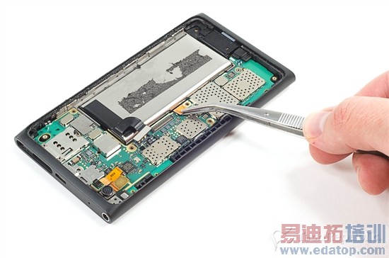 低价的秘密:Lumia 900拆解