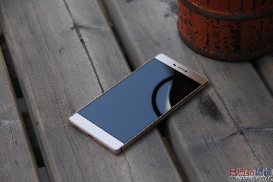 华为P8手机国内发布:定价2888元起