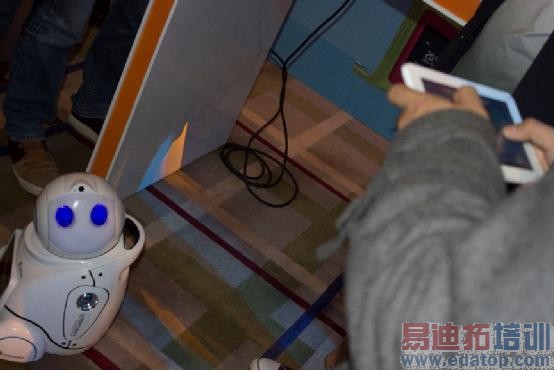 �Ѷ�ķ�ȫ��Ѳչ����վ һ���ķ۵�ʢ��