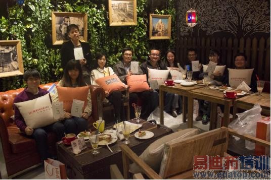 �Ѷ�ķ�ȫ��Ѳչ����վ һ���ķ۵�ʢ��