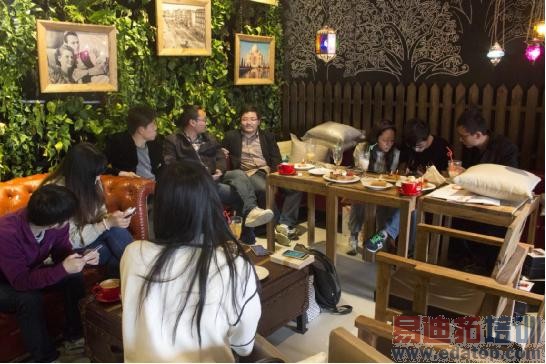 �Ѷ�ķ�ȫ��Ѳչ����վ һ���ķ۵�ʢ��