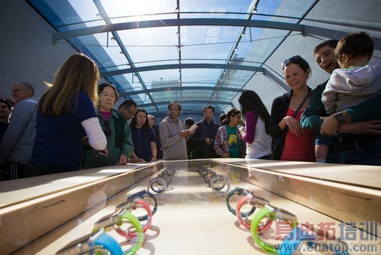 ƻ���Ʊ�ǰհ���й�iPhone���ۻ��״γ���