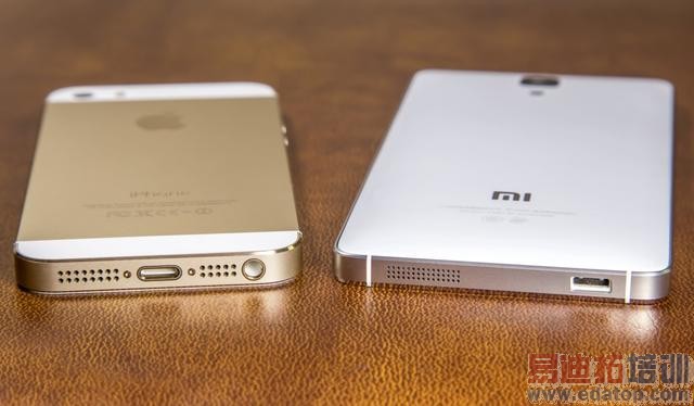 iPhone�ڻ��ݶ����� ƻ���ݺݡ�ҧ����С��һ��