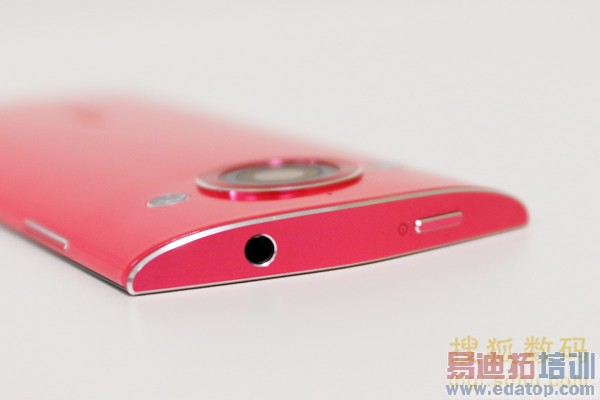 美图M4手机图赏:勾起妹纸们的自拍欲望