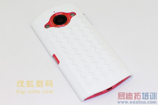 美图M4手机图赏:勾起妹纸们的自拍欲望