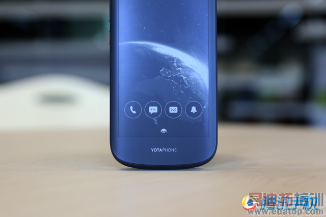 YotaPhone 2评测:双屏正反两用 但应用匮乏