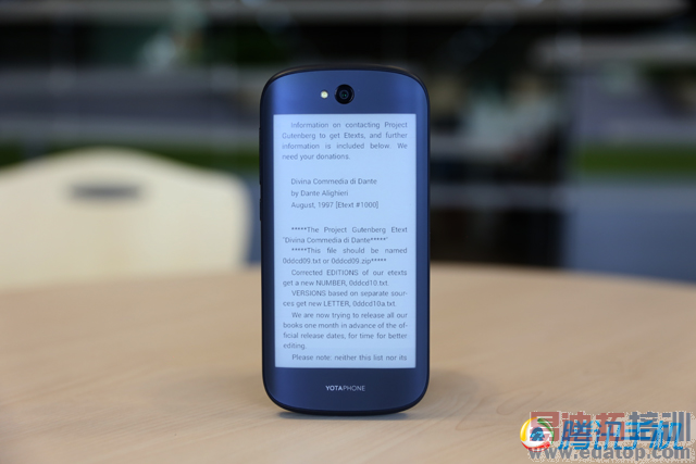 YotaPhone 2评测:双屏正反两用 但应用匮乏