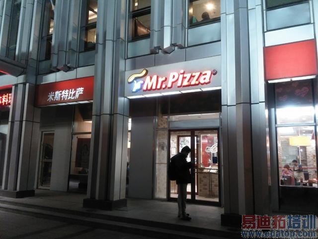 YotaPhone 2评测:双屏正反两用 但应用匮乏