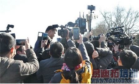 ��Ϊ�ֻ�: 4G�����ٷ��� ���Ż�Ϊ�ֻ��������ᡱ