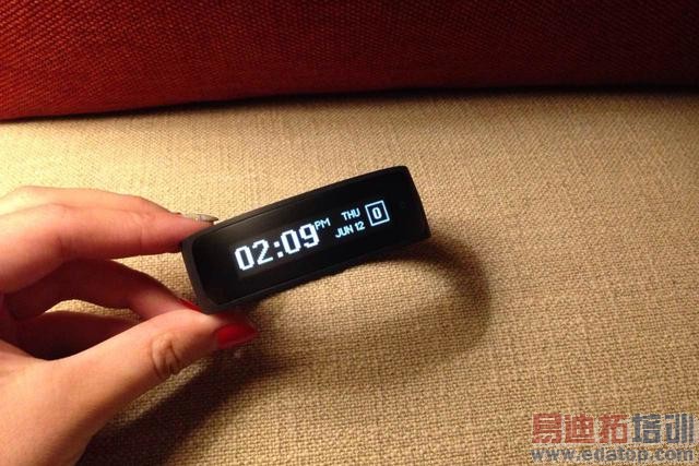 ��ֻ���ֻ� HTC��ˮ�˶��ֻ���VR��Ʒ