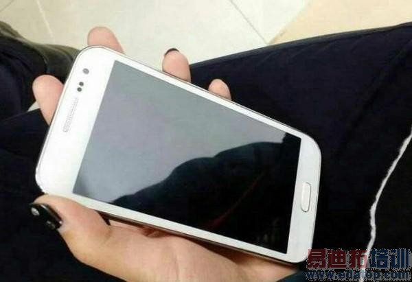 ����E7��E5���й¶ ԤװAndroid 5.0ϵͳ