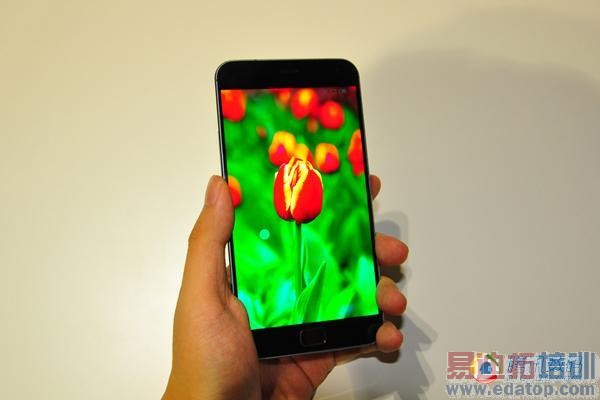 ����MX4 Pro������ �໨700Ԫ�ܵõ�ʲô��