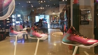 比更大更强大! 三星Edge对比iPhone 6