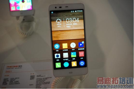 �ذ��Ƴ�3���ֻ���Ʒ �Ѷ����4G�ƶ��ն�