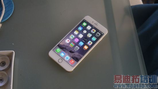 iPhone 6 Plus���⣺����iPhone 6�򵥷Ŵ��