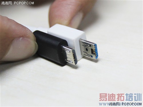 ͬʱ���˭���죿OPPO Find7�Ա�С��4 