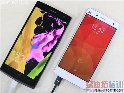 ͬʱ���˭���죿OPPO Find7�Ա�С��4 