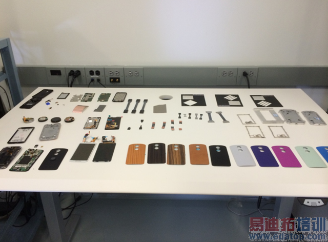 Ħ���Ƴ�Moto 360�ֱ����������ֻ�