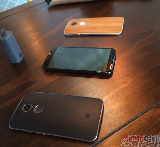 Ħ���Ƴ�Moto 360�ֱ����������ֻ�