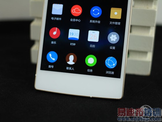 5.75���׳���4G�ֻ�����ELIFES5.5L����