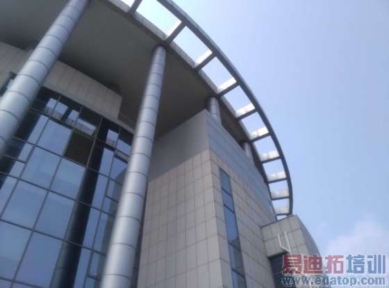 5.75���׳���4G�ֻ�����ELIFES5.5L����