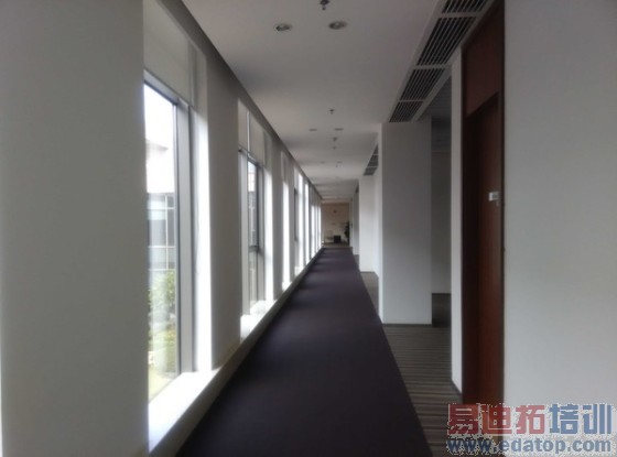 5.75���׳���4G�ֻ�����ELIFES5.5L����