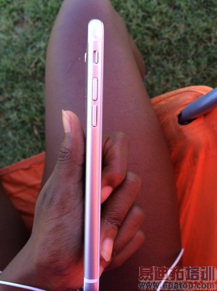 ����iPhone 6������ع� ����Ů����ͼ��Twitter