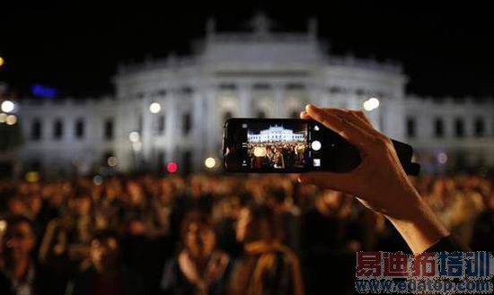 ��iPhone 6��������Exmor IMX220���������