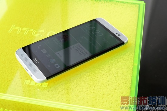 双弧线背部塑料机身HTCOne时尚版评测