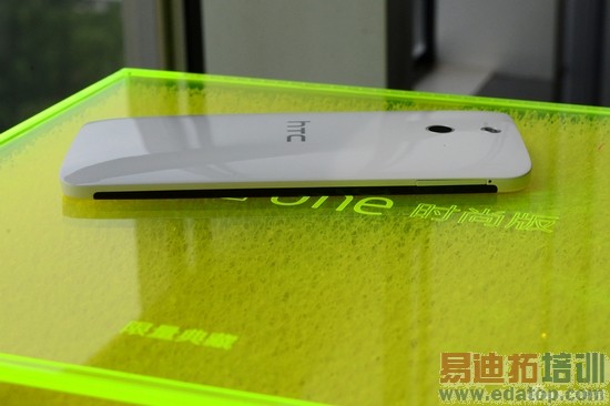 双弧线背部塑料机身HTCOne时尚版评测