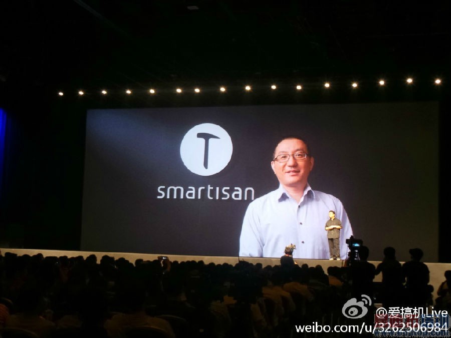 锤子发布会回顾 老罗:我不是为了输赢 我就是认真