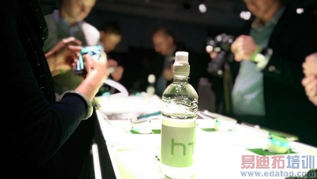 HTC One M8���֣��������˷ܵ��콢�ֻ�