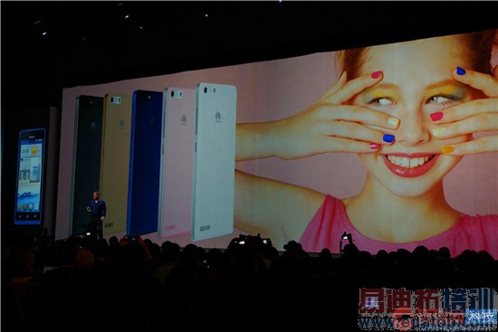 华为G6惊艳2014年MWC大会 机身厚度为7.85mm