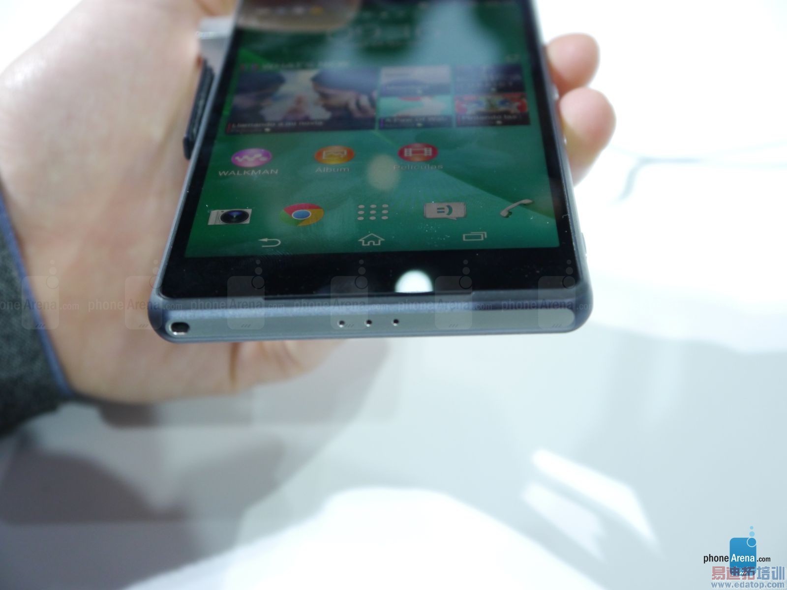 ���ƶ����� ����Xperia Z2�Ծ�����Galaxy S5