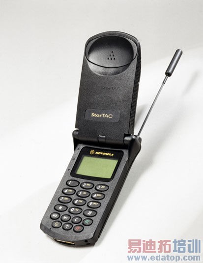 1996年,摩托罗拉推出了翻盖手机“StarTAC”
