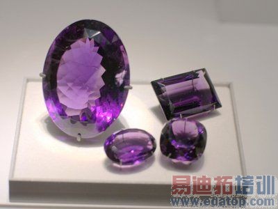 易来问:为何苹果要制造蓝宝石玻璃显示屏?