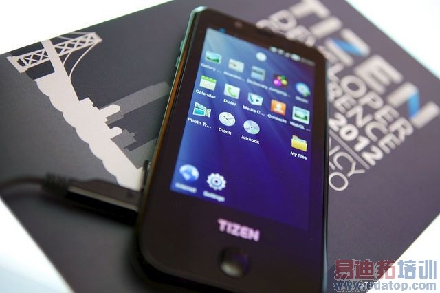 �ձ�Docomoһ���ȿ���Tizen���ܻ� ǰ;�ϲ�