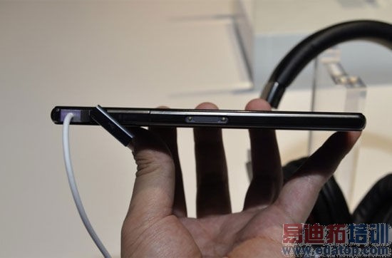 ����Xperia Z1S