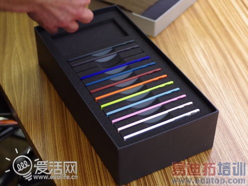 首台Jolla手机详评:MeeGo重生前景光明