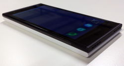 世界首台Jolla手机详评:MeeGo重生 前景光明