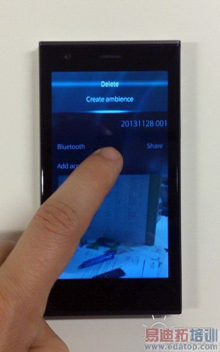 世界首台Jolla手机详评:MeeGo重生 前景光明