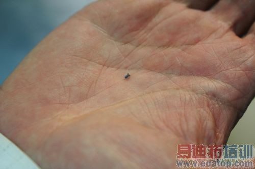 一探Vertu总部究竟:最奢侈的手机是怎么造出来的?