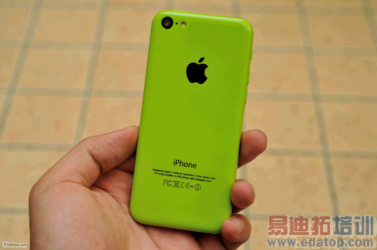 相比之前频频曝出的大淘宝版本,本次亮相的iPhone 5C模型色彩更加柔和,色调也要比之前的稳重很多,跟现有的iPhone 5风格比较相似。图片来源:大公网